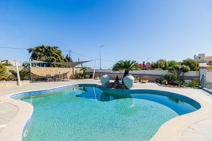 Image No.3-4 Bed Villa for sale