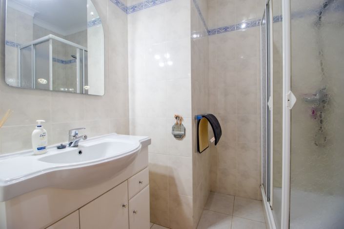 Image No.29-3 Bed Townhouse for sale