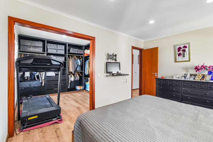 Image No.19-3 Bed Village House for sale