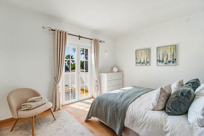 Image No.28-3 Bed Townhouse for sale