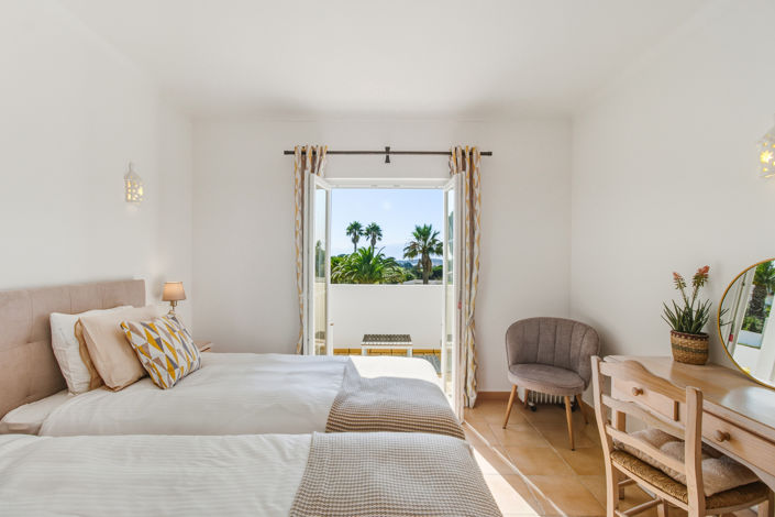 Image No.37-3 Bed Townhouse for sale