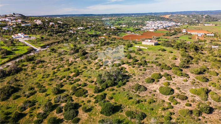 Image No.11-Terre de 28 chambres à vendre à Lagos