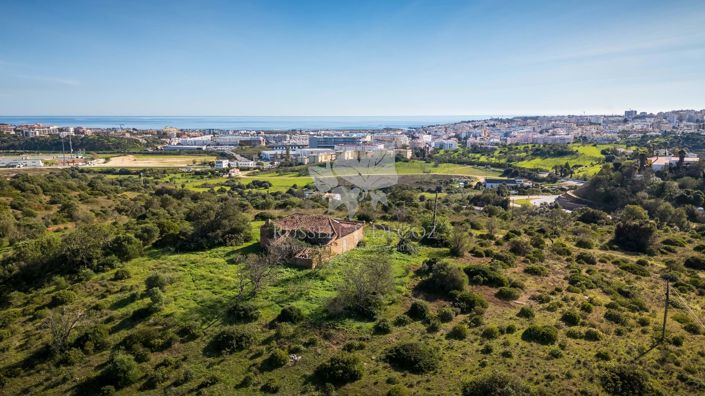 Image No.7-Terre de 28 chambres à vendre à Lagos