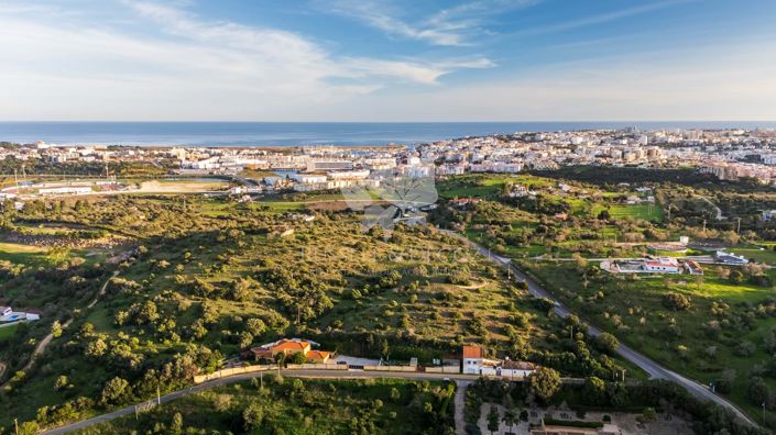 Image No.14-Terre de 28 chambres à vendre à Lagos