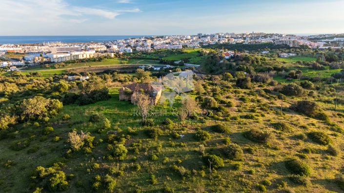 Image No.17-Terre de 28 chambres à vendre à Lagos