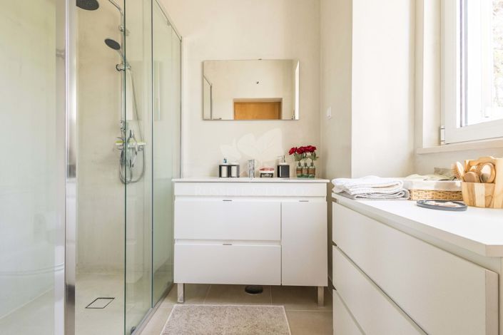 Image No.10-3 Bed Farmhouse for sale