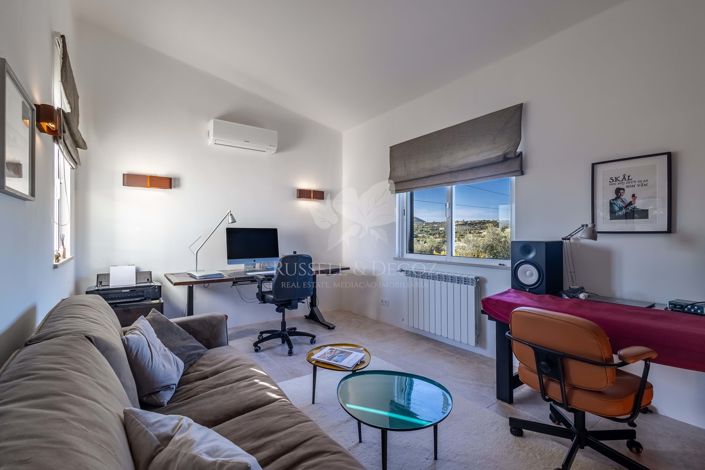 Image No.28-3 Bed Villa for sale