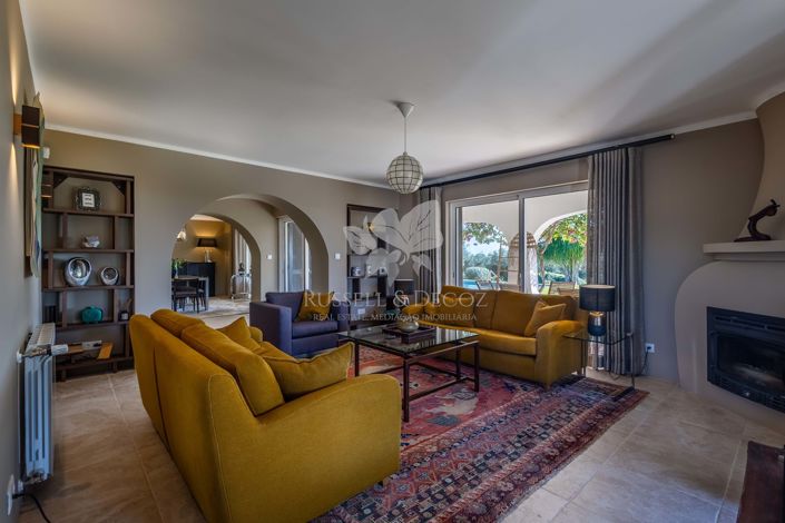 Image No.2-3 Bed Villa for sale