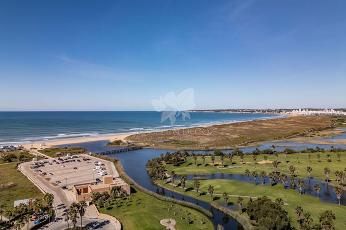 Image No.25-4 Bed Townhouse for sale