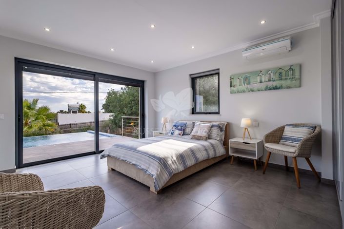 Image No.14-4 Bed Villa for sale