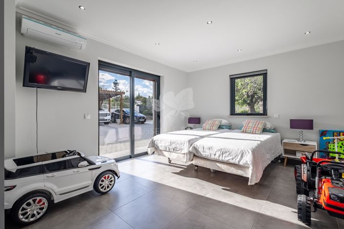 Image No.17-4 Bed Villa for sale