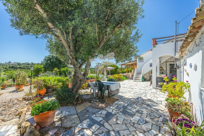 Image No.15-3 Bed Farmhouse for sale