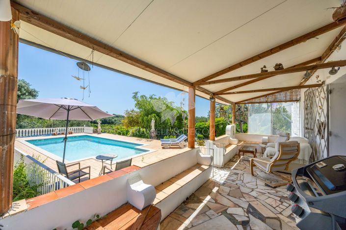 Image No.19-3 Bed Farmhouse for sale