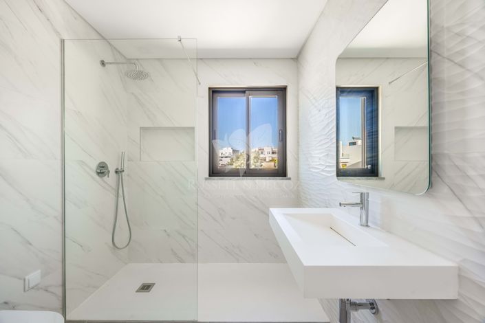 Image No.17-3 Bed Villa for sale