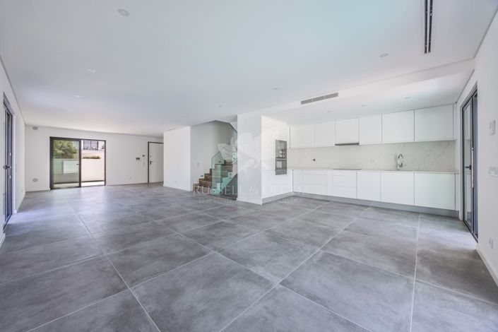 Image No.5-3 Bed Villa for sale