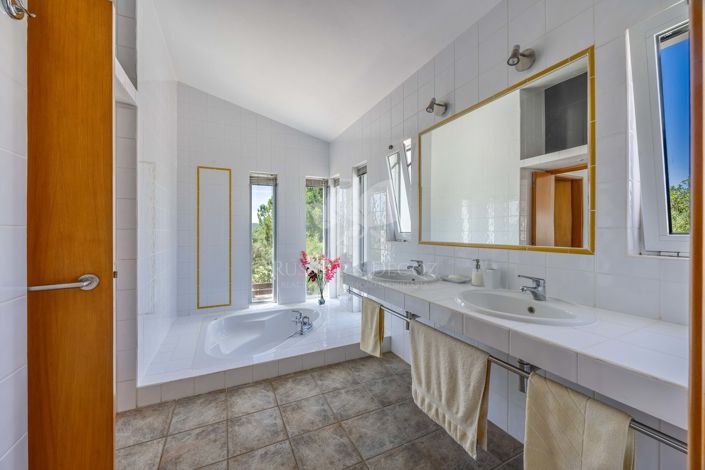 Image No.24-3 Bed Villa for sale