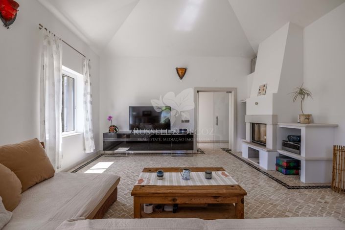 Image No.8-6 Bed Villa for sale