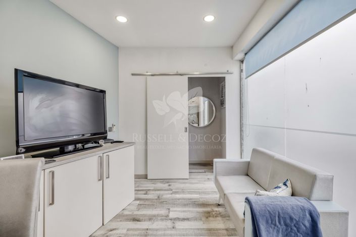 Image No.10-1 Bed Property for sale