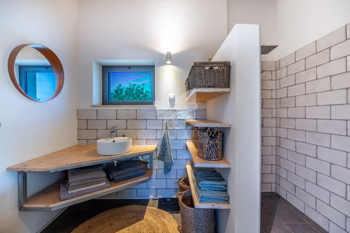 Image No.10-3 Bed Farmhouse for sale