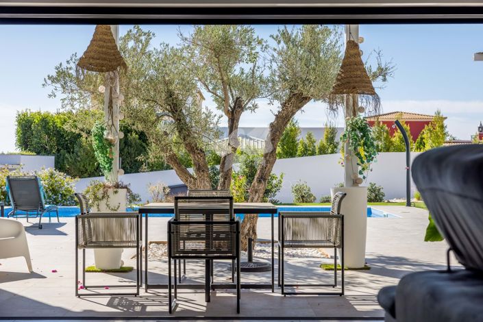 Image No.28-4 Bed Villa for sale