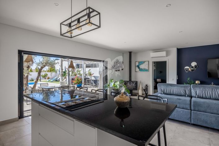 Image No.9-4 Bed Villa for sale