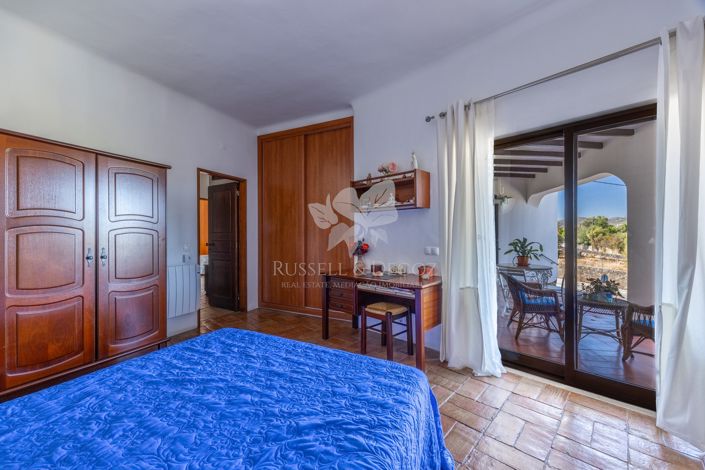 Image No.12-4 Bed Villa for sale