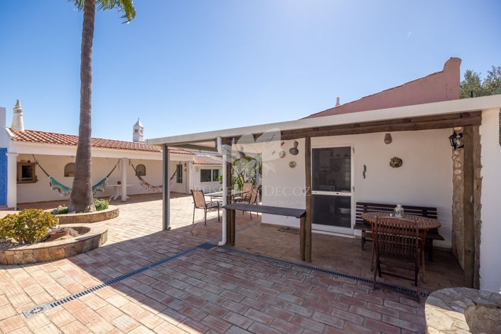 Image No.10-4 Bed Farmhouse for sale