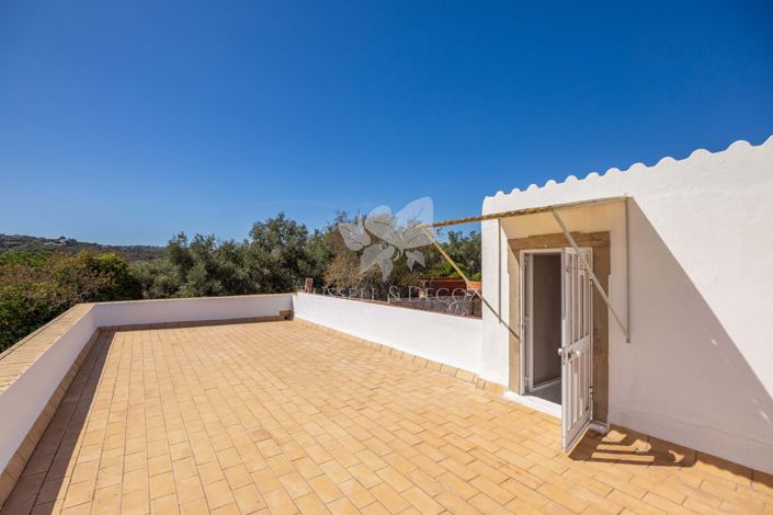 Image No.16-4 Bed Farmhouse for sale