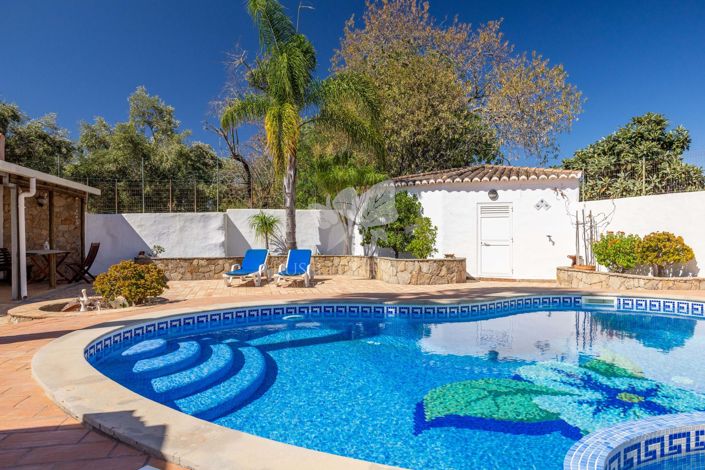 Image No.2-4 Bed Farmhouse for sale