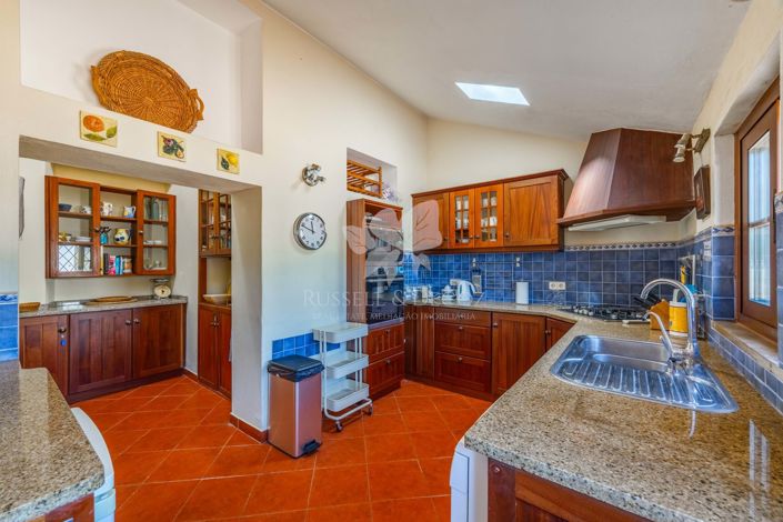 Image No.11-4 Bed Farmhouse for sale