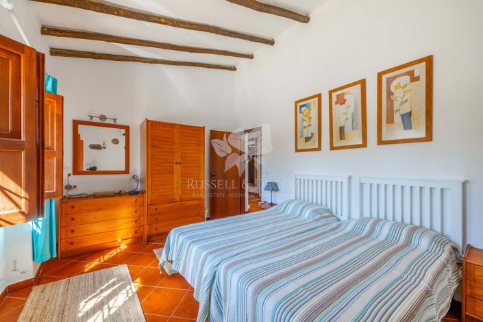 Image No.20-4 Bed Farmhouse for sale