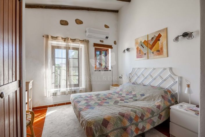 Image No.21-4 Bed Farmhouse for sale