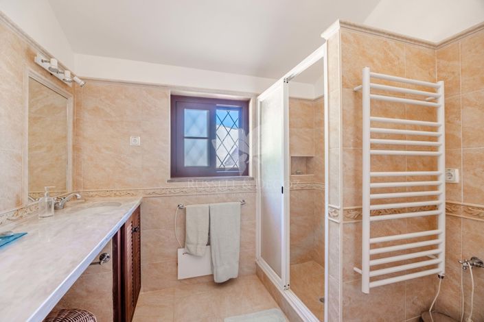 Image No.24-4 Bed Farmhouse for sale