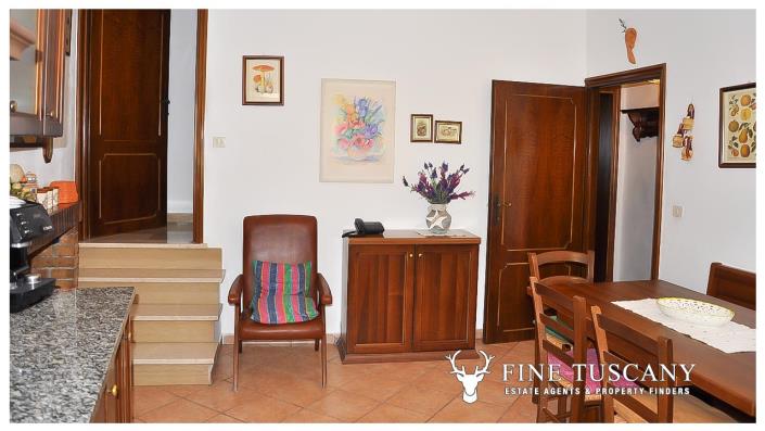 Image No.11-3 Bed House for sale