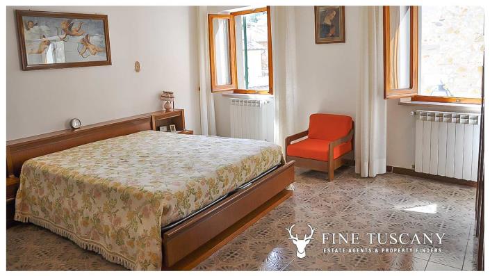 Image No.17-3 Bed House for sale