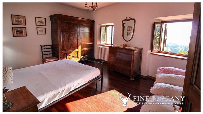Image No.10-10 Bed Country House for sale
