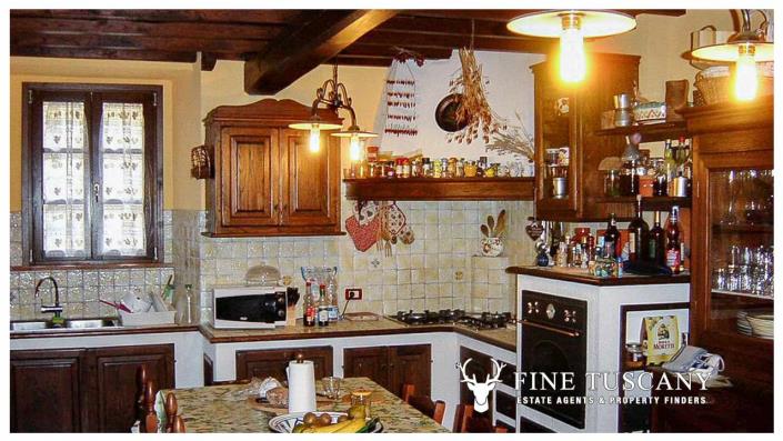 Image No.19-10 Bed Country House for sale