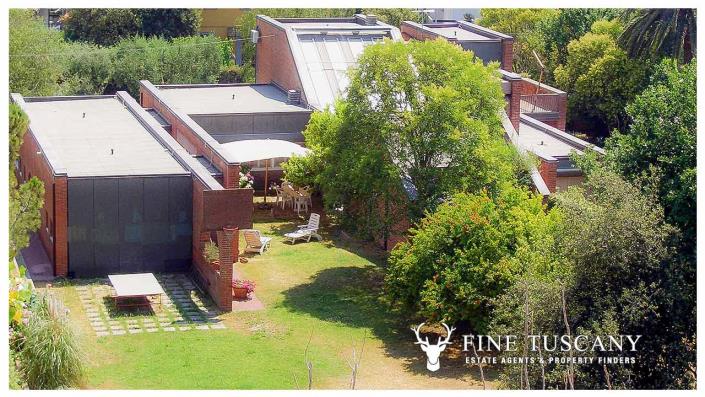 Image No.1-5 Bed House/Villa for sale