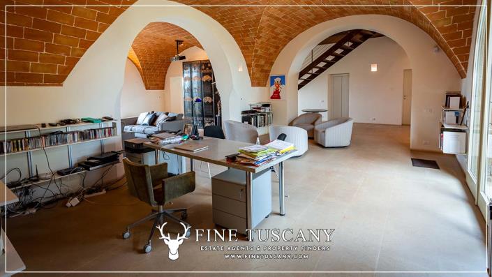 Image No.9-5 Bed Farmhouse for sale