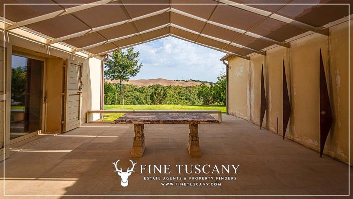 Image No.17-5 Bed Farmhouse for sale