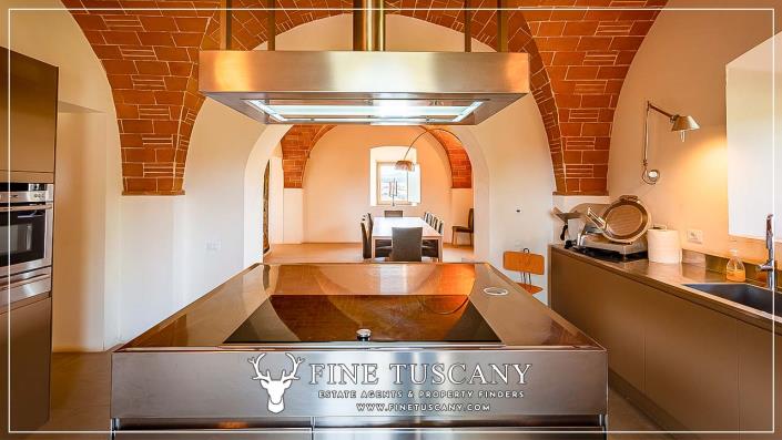 Image No.22-5 Bed Farmhouse for sale