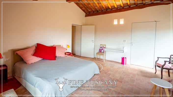 Image No.33-5 Bed Farmhouse for sale