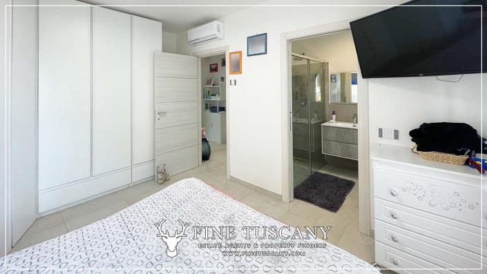 Image No.14-4 Bed Villa for sale