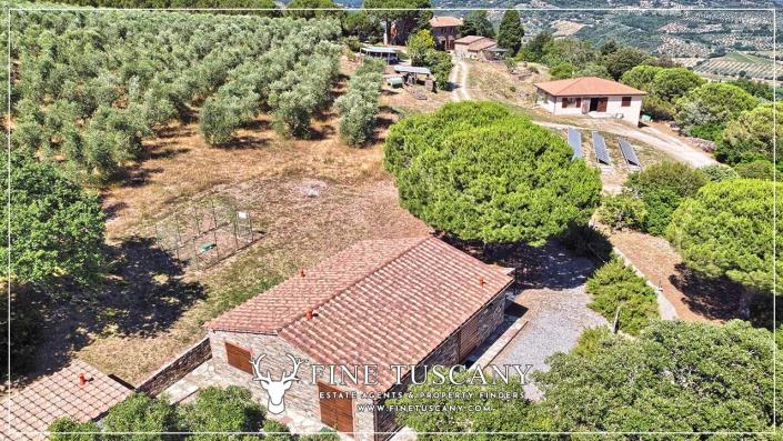 Image No.1-8 Bed Farmhouse for sale
