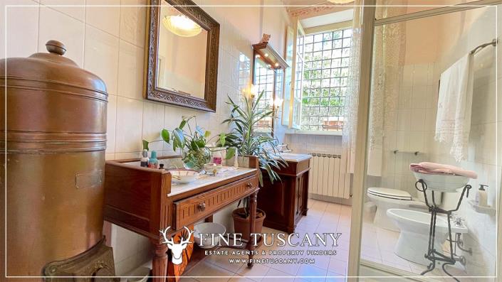 Image No.11-7 Bed House/Villa for sale