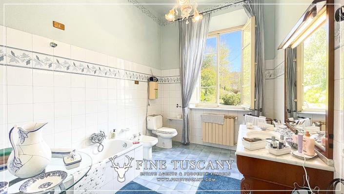 Image No.23-7 Bed House/Villa for sale