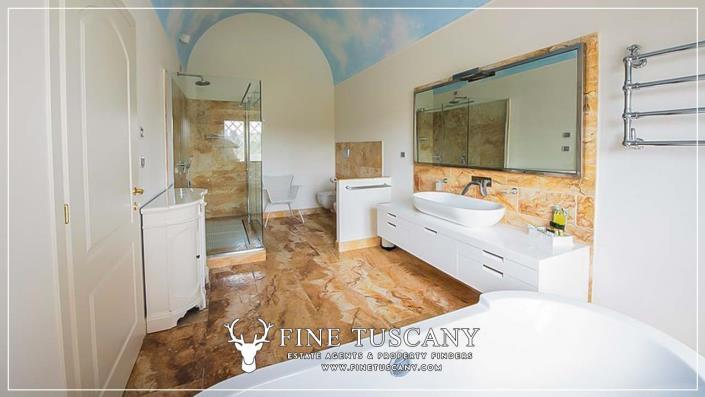 Image No.14-8 Bed Villa for sale