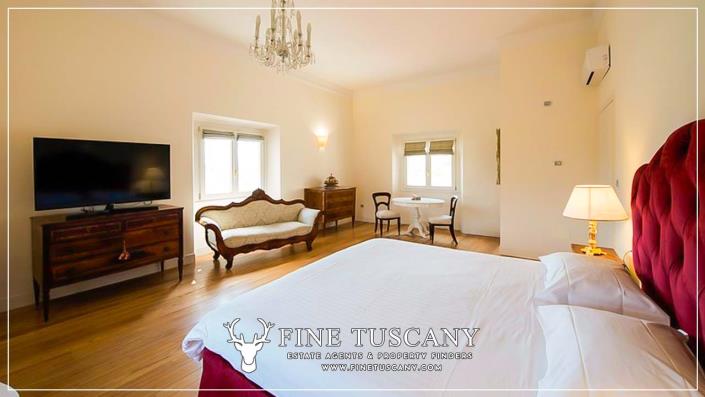 Image No.15-8 Bed Villa for sale