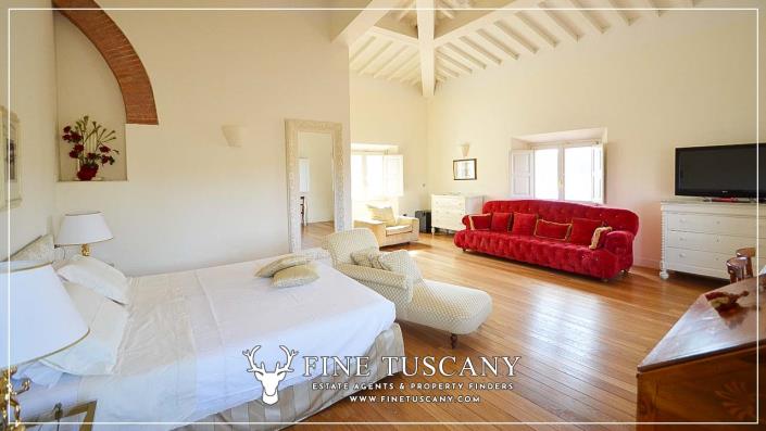 Image No.17-8 Bed Villa for sale