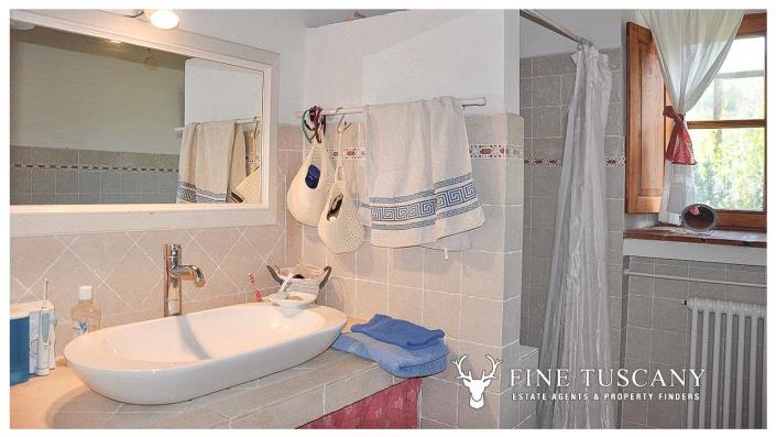 Image No.27-4 Bed Country Property for sale